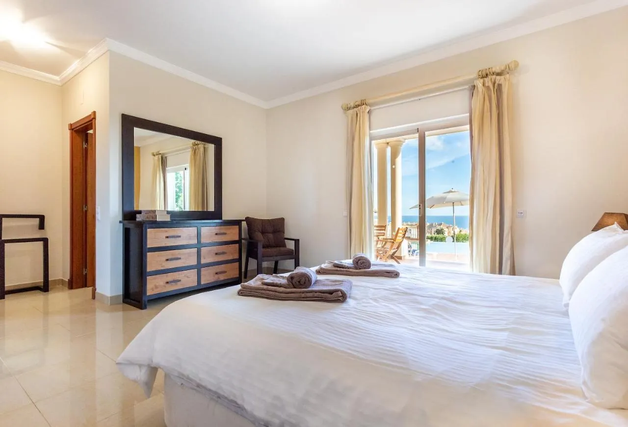 Coolhouses Algarve Luz, 5 Bed Villa & Pool, Casa N
