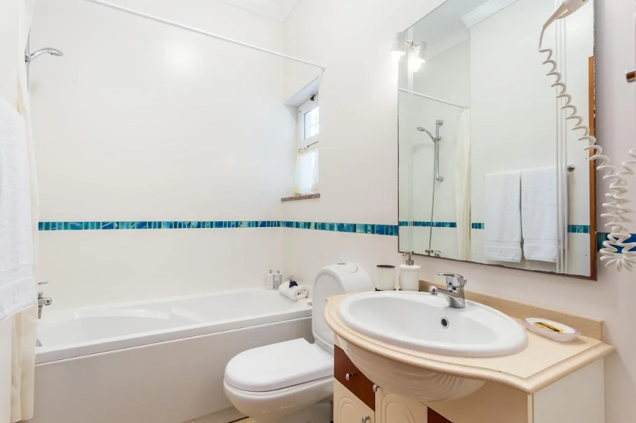 Coolhouses Algarve Luz, 5 Bed Villa & Pool, Casa N