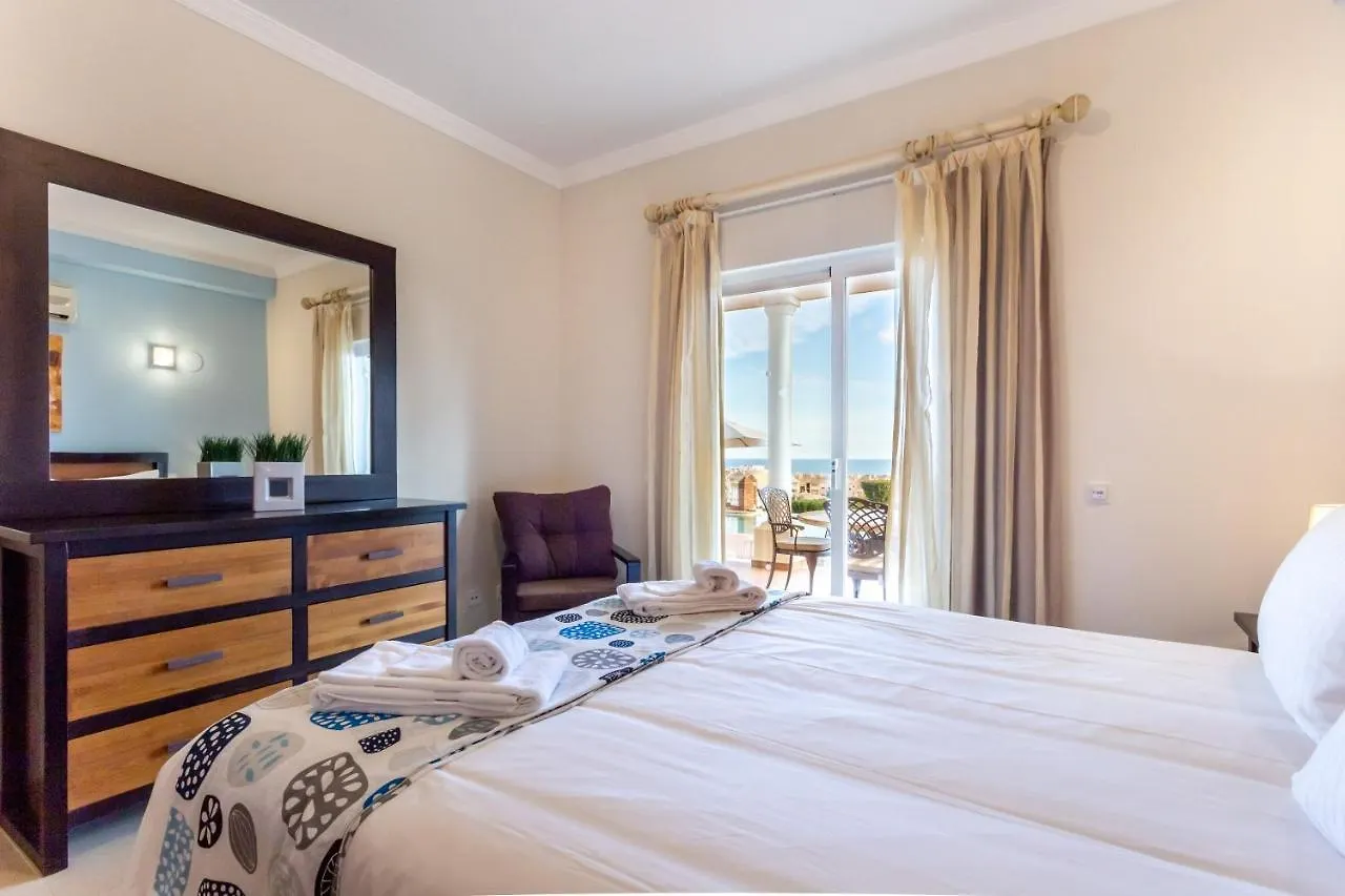Coolhouses Algarve Luz, 5 Bed Villa & Pool, Casa N 0*,  Portugal